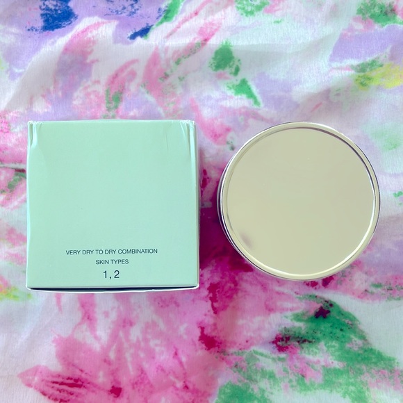 Brand New Clinique Even Better Skin Tone Correcting Moisturizer SPF 20 1.7 oz. - Picture 2 of 7